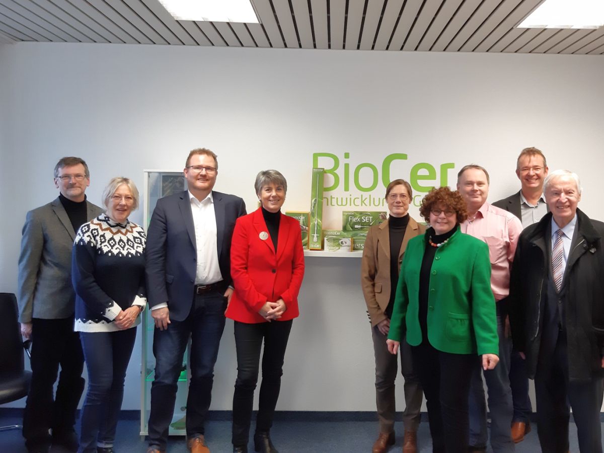 Delegation der Stadt bei BioCer Firmenbesuch