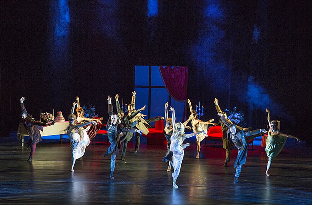 Szene aus dem Rock-Ballett "Dracula", zu sehen am 23. Februar im Theater Hof.