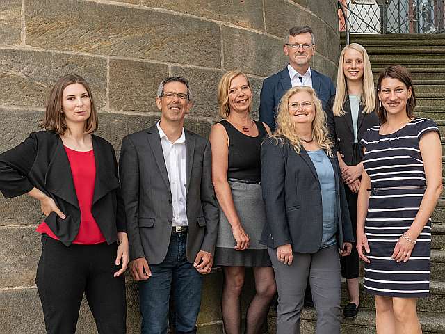 Das Bild zeigt die 7 Mitarbeiter/innen der Wirtschaftsförderung der Stadt Bayreuth