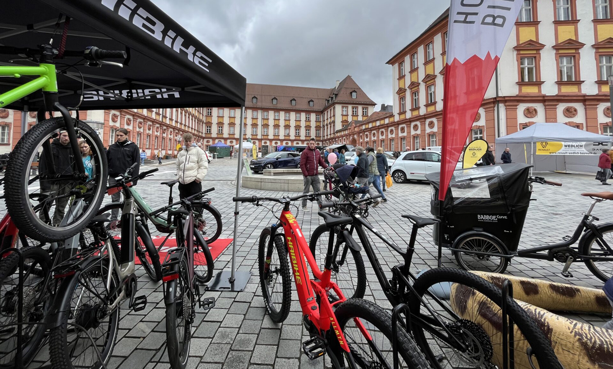 Fahrradstand vor dem Ehrenhof. | Foto: BMTG
